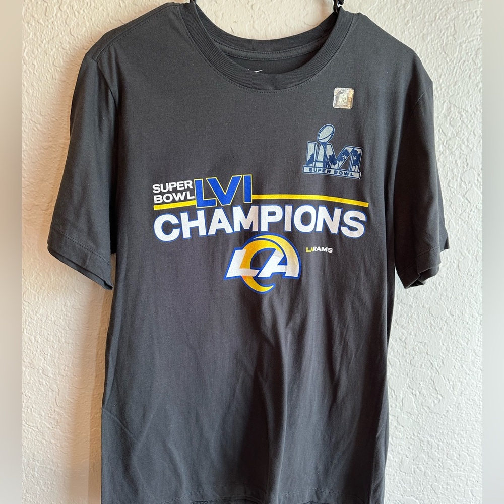 Men’s Medium Los Angeles Rams NIKE Super Bowl LVI Champ Roster T-Shirt NEW